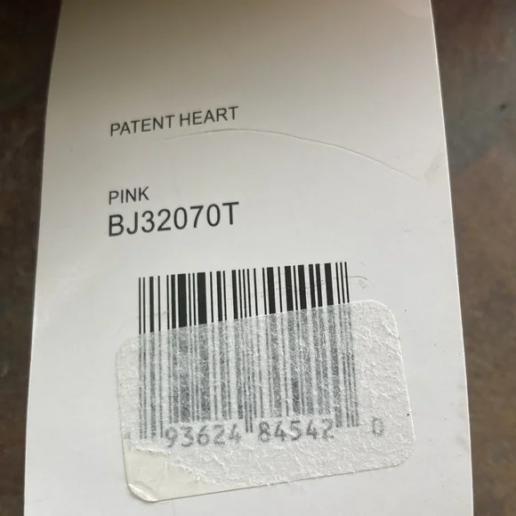 NWT Betsey Johnson Patent Heart bag - Picture 6 of 6